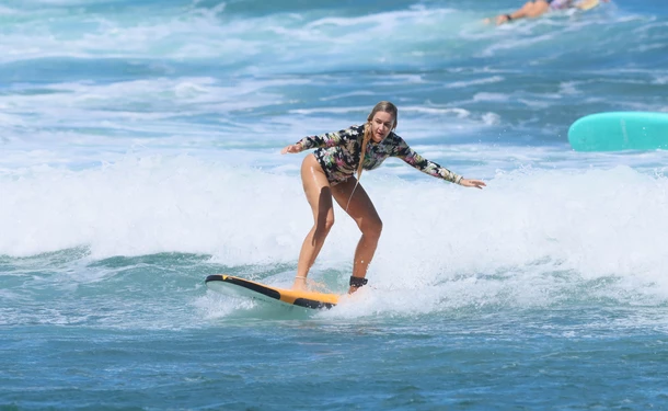 Initiation au surf sur le plus beau spot de la Martinique