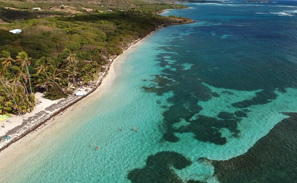 Martinique seen from the sky at the controls of a plane