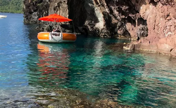 Relaxing adventure aboard a donuts boat (boat without licence)
