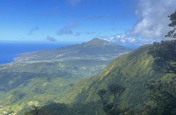 Ascension vers le sommet du Piton Lacroix