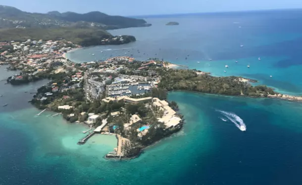 Fly over Martinique in an autogyro (30mins)