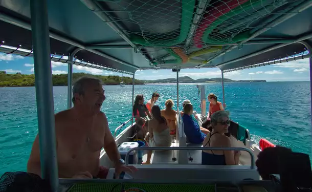 Snorkeling en bateau pour randonnée palmée (sur les coraux)