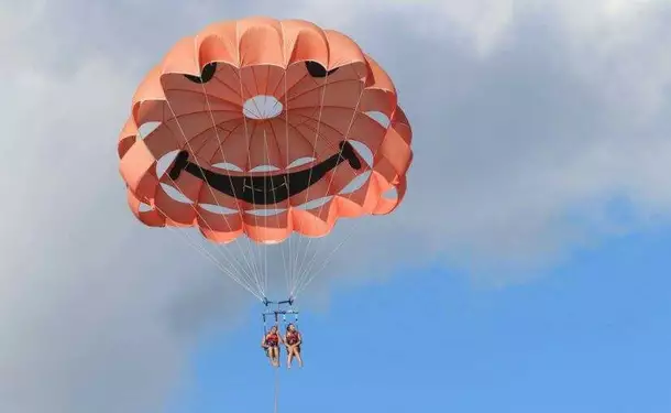 Thrill-seeking parasailing