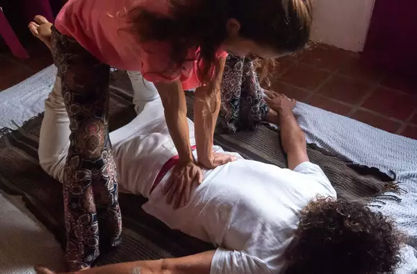 Massage traditionnel thaïlandais (Nuad Bo Rarn)