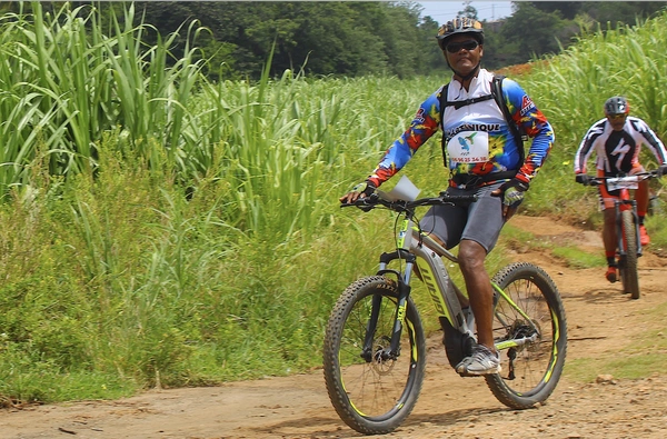 Randonnée tropicale guidée à vélo électrique