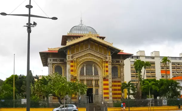 La Bibliothèque de Schœlcher 