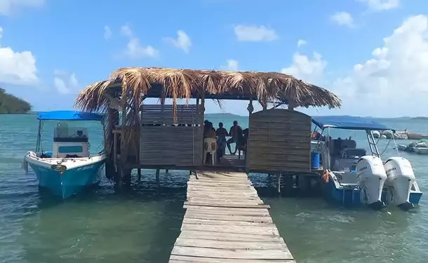 Full day to discover the islets of François (with lobster)
