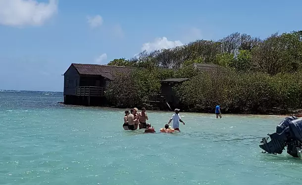 Full day to discover the islets of François (with lobster)